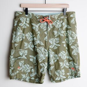 Tommy Bahama Boardshorts Mens M Medium Green Blue Swim Hawaiian Floral Print
